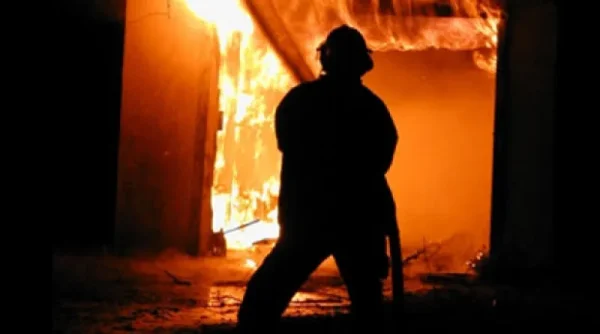 Kesal Dimarahi Orang Tua, Pemuda di Bandung Bakar Rumah, Tiga Bangunan Hangus